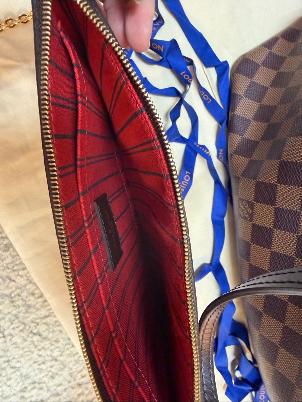 Louis Vuitton Neverfull GM with Red Stripe Interior - Picture 5 of 8
